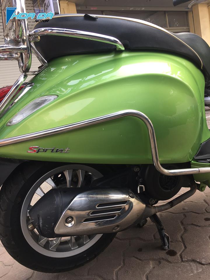 vespa-sprint-son-doi-mau