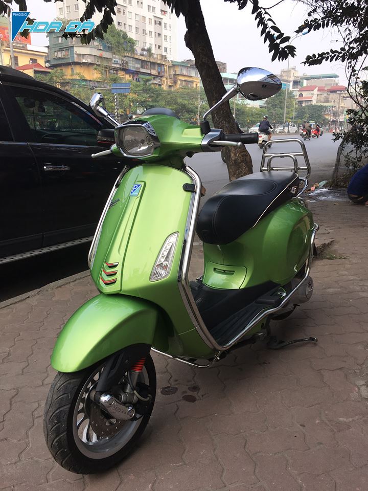 vespa-sprint-son-doi-mau