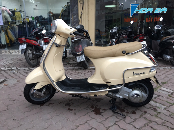 lop-xe-vespa-chinh-hang